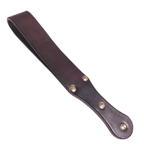 Zkrácený slapper v temně červené barvě. Cena 1500 Kč